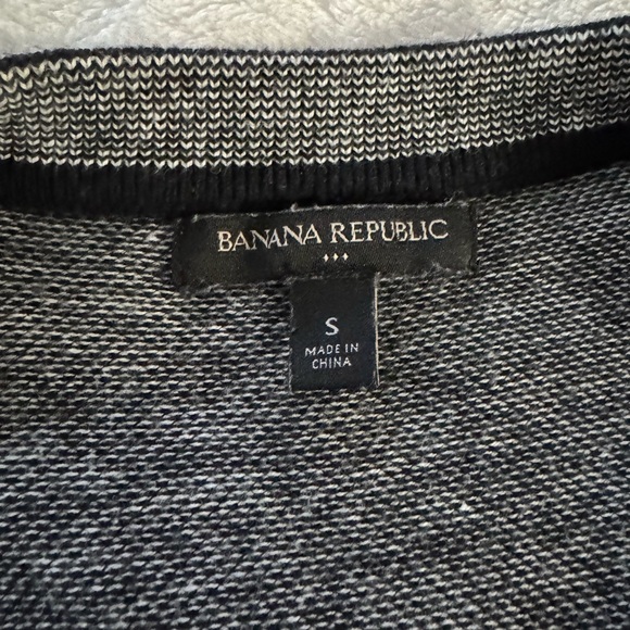 Banana Republic Gray Cardigan Sweater Classic V-Neck - Picture 2 of 2